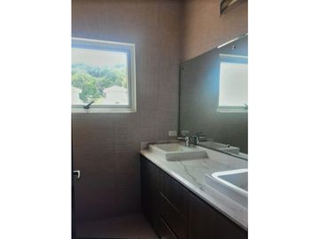 CASA DUPLEX EN ALTOS DEL PARQUE DETRAS DE ALTAPLAZA  268 M²