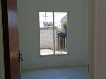 Rumah Rungkut Hadap Utara timur, Strategis