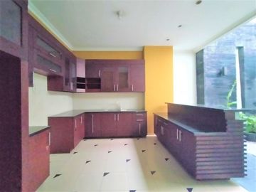 Turun Harga Rumah di Kebayoran Baru Hanya 5 Menit Ke Scbd