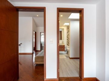 casa en venta en la calleja-usaquén. Cod V1038724