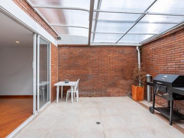 casa en venta en la calleja-usaquén. Cod V1038724