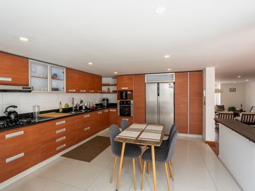 casa en venta en la calleja-usaquén. Cod V1038724