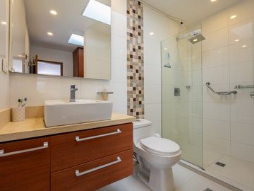 casa en venta en la calleja-usaquén. Cod V1038724