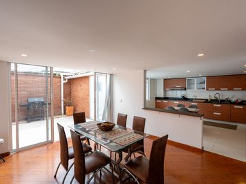 casa en venta en la calleja-usaquén. Cod V1038724