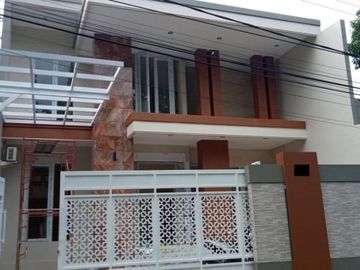 Rumah mewah baru SIAP HUNI di Banyumanik