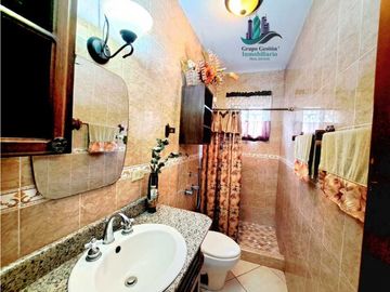 VENDO CASA EN BARRIADA SAN JOSE- A 1 MINUTO DE LA INTERAMERICANA