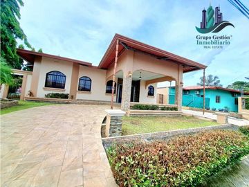 VENDO CASA EN BARRIADA SAN JOSE- A 1 MINUTO DE LA INTERAMERICANA