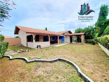 VENDO CASA EN BARRIADA SAN JOSE- A 1 MINUTO DE LA INTERAMERICANA