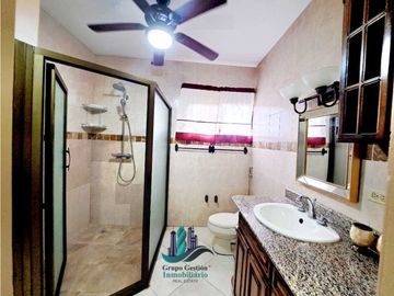 VENDO CASA EN BARRIADA SAN JOSE- A 1 MINUTO DE LA INTERAMERICANA