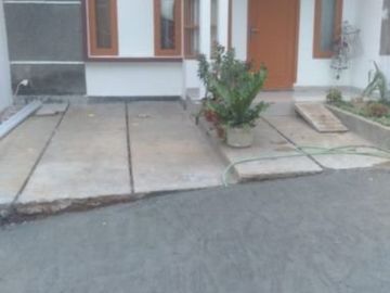 Mini cluster tepat di pinggir jalan raya bedahan,sawangan Depok 200 jutaan
