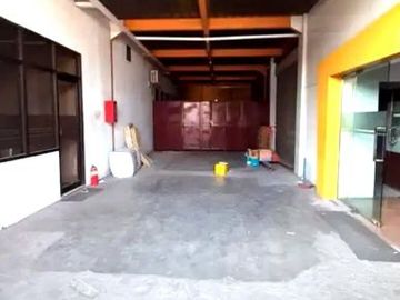 Dijual cepat gudang usaha di* *kOmplek pergudangan AJBS* *Tandes Surabaya*
