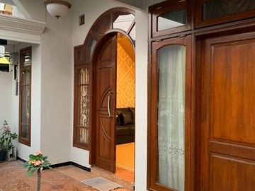 Rumah Taman Bougenville Jl. Jelidro Tama Surabaya Barat Dekat Manukan