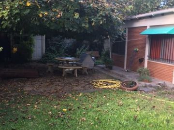Muy lindo Chalet con depto!