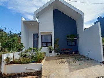 Hunian asri mewah cantik rasa villa sejuk konsep di Cileunyi