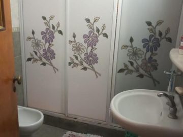 CASA MULTIFAMILIAR EN MARTIN CORONADO A CUADRAS DE LA ESTACION
