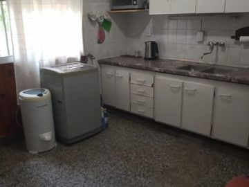 CASA MULTIFAMILIAR EN MARTIN CORONADO A CUADRAS DE LA ESTACION
