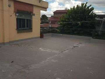 CASA MULTIFAMILIAR EN MARTIN CORONADO A CUADRAS DE LA ESTACION