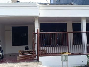 Disewakan Rumah Bangunan 1,5 Lantai Lokasi di Manyar Rejo, Surabaya