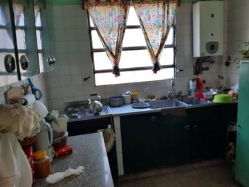 Casa con Departamento en venta en Burzaco Este