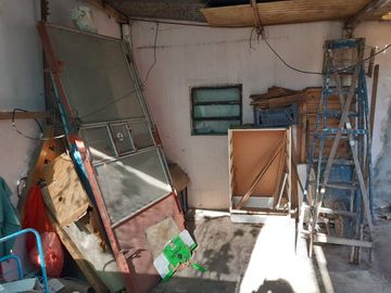 Casa con Departamento en venta en Burzaco Este