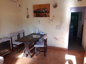 Casa con Departamento en venta en Burzaco Este