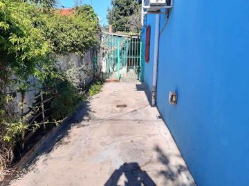 Casa con Departamento en venta en Burzaco Este