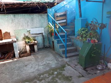 Casa con Departamento en venta en Burzaco Este