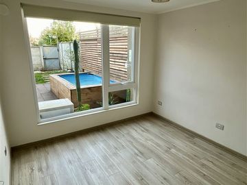 Vende casa en condominio - Sector poniente