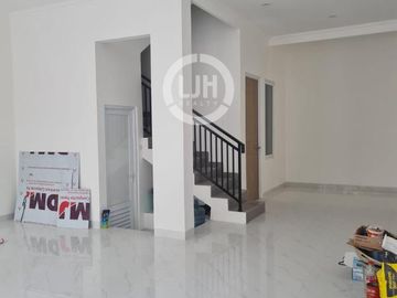 Dijual Rumah Minimalis di Hibrida Lima Kelapa Gading Jakarta Utara
