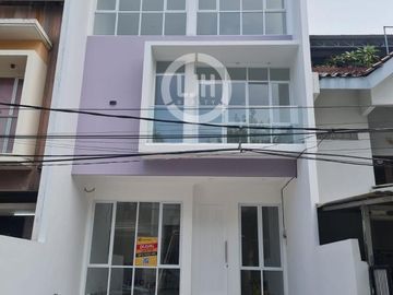 Dijual Rumah Minimalis di Hibrida Lima Kelapa Gading Jakarta Utara