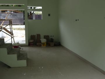 RUMAH CANTIK NUANSA VILLA DI CIMEKAR CINUNUK DKT TOL CILEUNYI