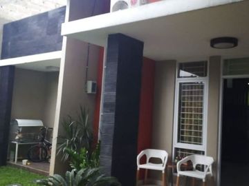 Rumah Second 2 Lantai Lokasi di Bukit Rivaria Dekat Pintu Tol Sawangan