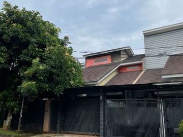 Rumah Second 2 Lantai Lokasi di Bukit Rivaria Dekat Pintu Tol Sawangan
