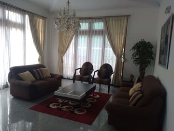 Rumah Sewa (Ada Kolam Renang) Di Jl. Bangka Jakarta Selatan