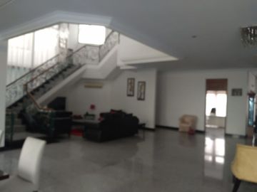 Rumah Sewa (Ada Kolam Renang) Di Jl. Bangka Jakarta Selatan