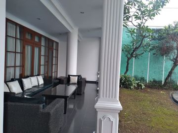 Rumah Sewa (Ada Kolam Renang) Di Jl. Bangka Jakarta Selatan