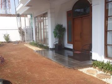 Rumah Sewa (Ada Kolam Renang) Di Jl. Bangka Jakarta Selatan