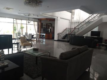 Rumah Sewa (Ada Kolam Renang) Di Jl. Bangka Jakarta Selatan