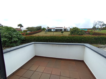 finca en venta en via la ceja la union. Cod V400543