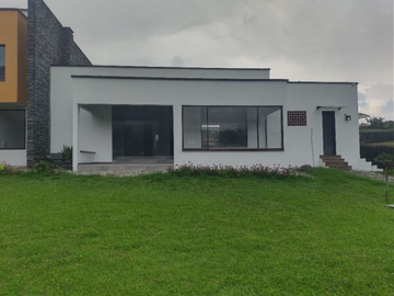 finca en venta en via la ceja la union. Cod V400543