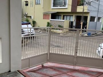 Rumah 2 lantai siap huni di dalam cluster di gading serpong