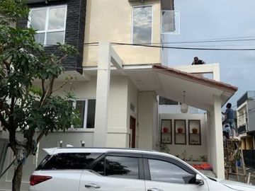 Rumah 2 lantai siap huni di dalam cluster di gading serpong