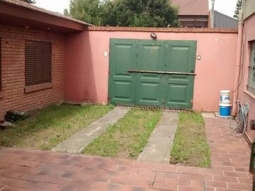 Casa PH en venta en Moron Sur