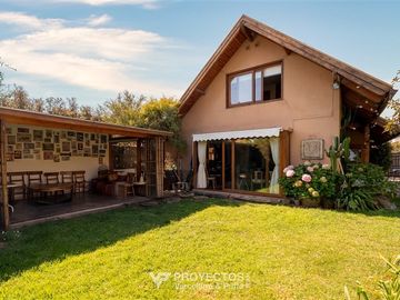 Rica casa en venta de 4 dorm. en San Carlos