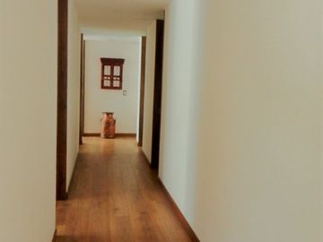 Apartamento en Venta Santa Barbara Central Remodelado 4 Alcobas