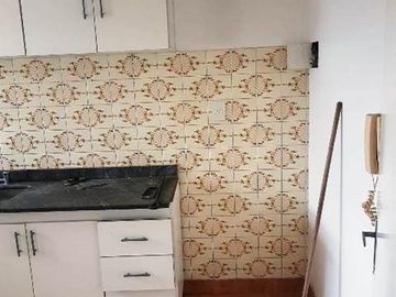 Departamento en venta  de tres ambientes con dos patios en Ramos Mejia