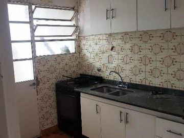 Departamento en venta  de tres ambientes con dos patios en Ramos Mejia