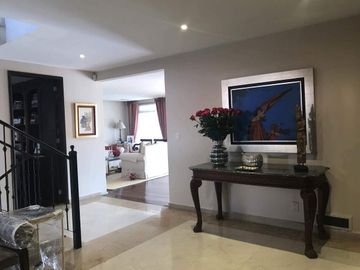Muy buena casa en Lomas Altas