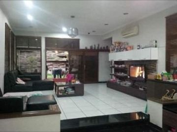 6 Bedroom House for sale