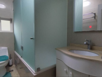 Casa en venta en La Reina sector Grange; 7 dorm,6 baños
